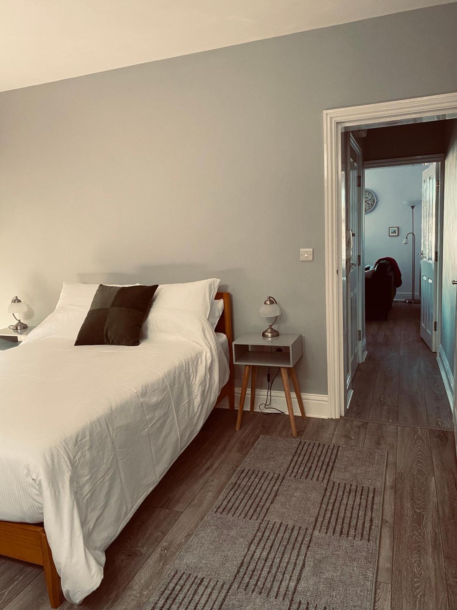 Tideway Apartment With Private Parking Space Whitby Ngoại thất bức ảnh