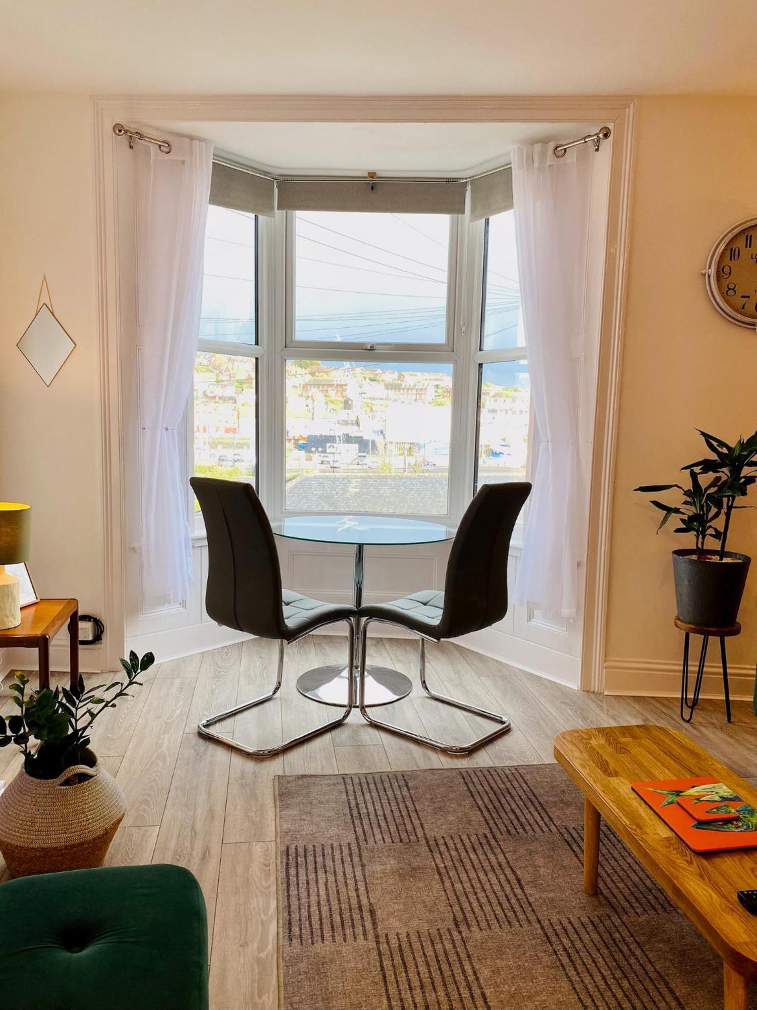 Tideway Apartment With Private Parking Space Whitby Ngoại thất bức ảnh